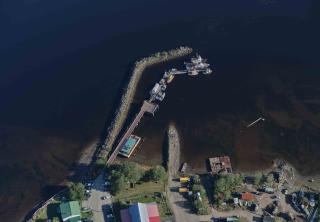 Images aériennes des ports pour petits bateaux Port Clements, Colombie-Britannique