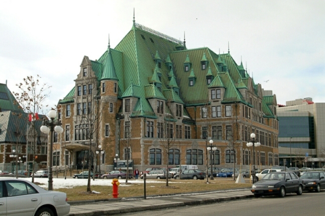 Une photo d'une immeuble du gouvernement du Canada dans la ville de Québec, Québec  (numéro du bien 05769)