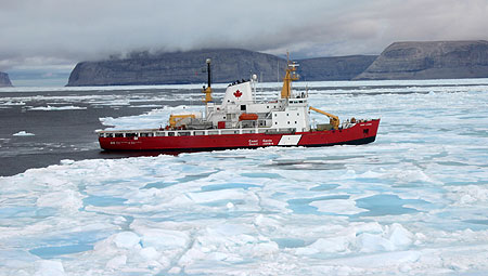 CCGS Henry Larsen off Greenland, Aug 14, 2006