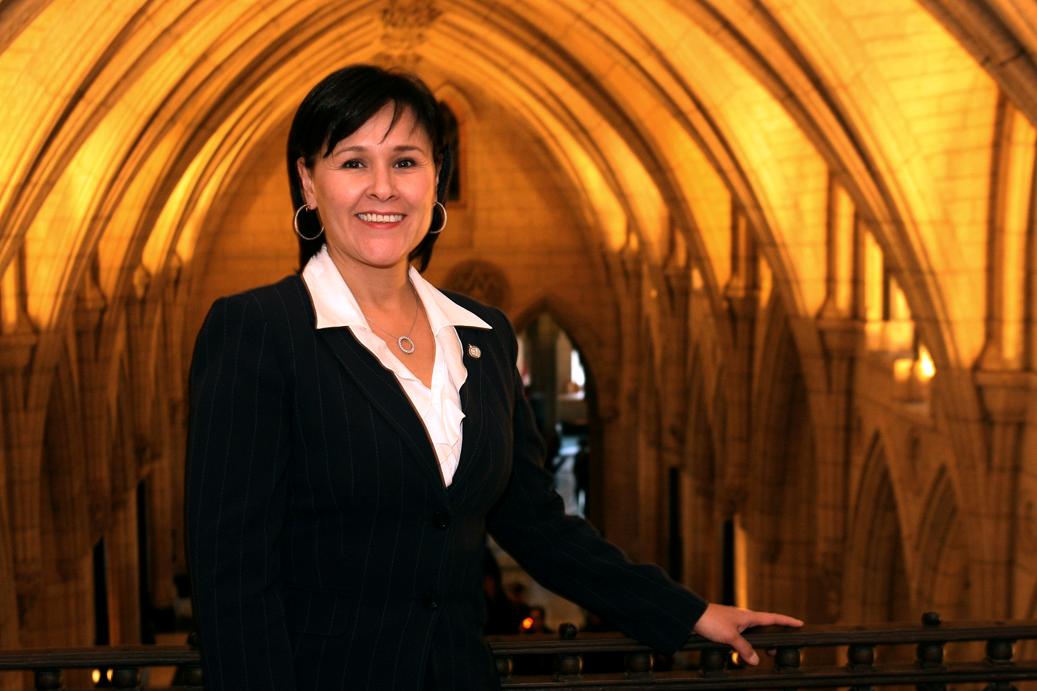 Photo of the Honourable Leona Aglukkaq, Minister of Health
