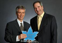 Dénis Richard of CRA accepted the award on behalf of 2009 Training Seminar Organization Committee from CIO Peter Poulin.